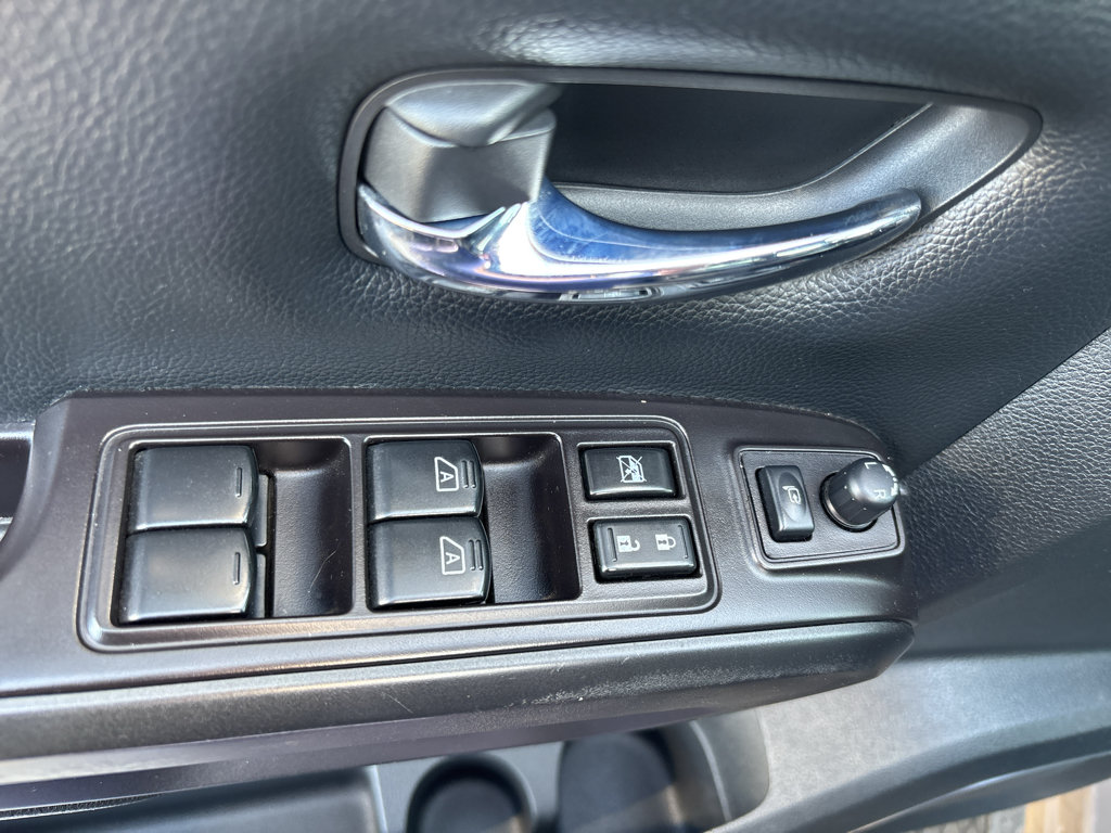 Used 2020 Nissan Titan PRO-4X w/ Pro-4x Convenience Package AWD/4WD image 14
