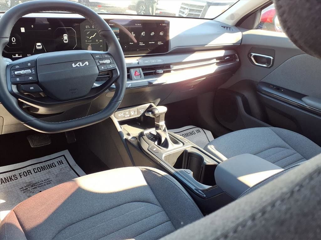 Used 2025 Kia K4 EX image 5