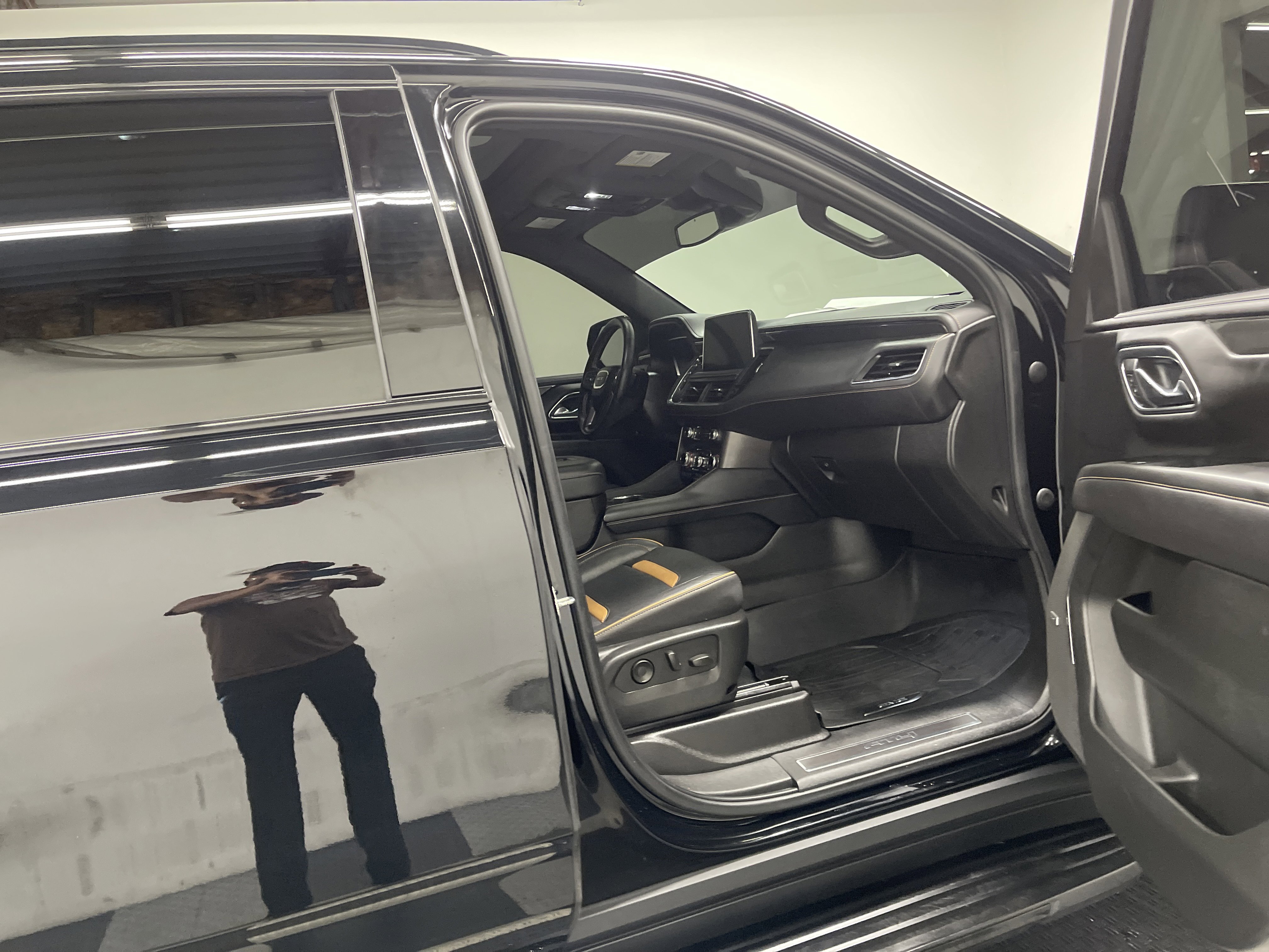 Used 2023 GMC Yukon XL AT4 w/ LPO, Floor Liner Package image 26