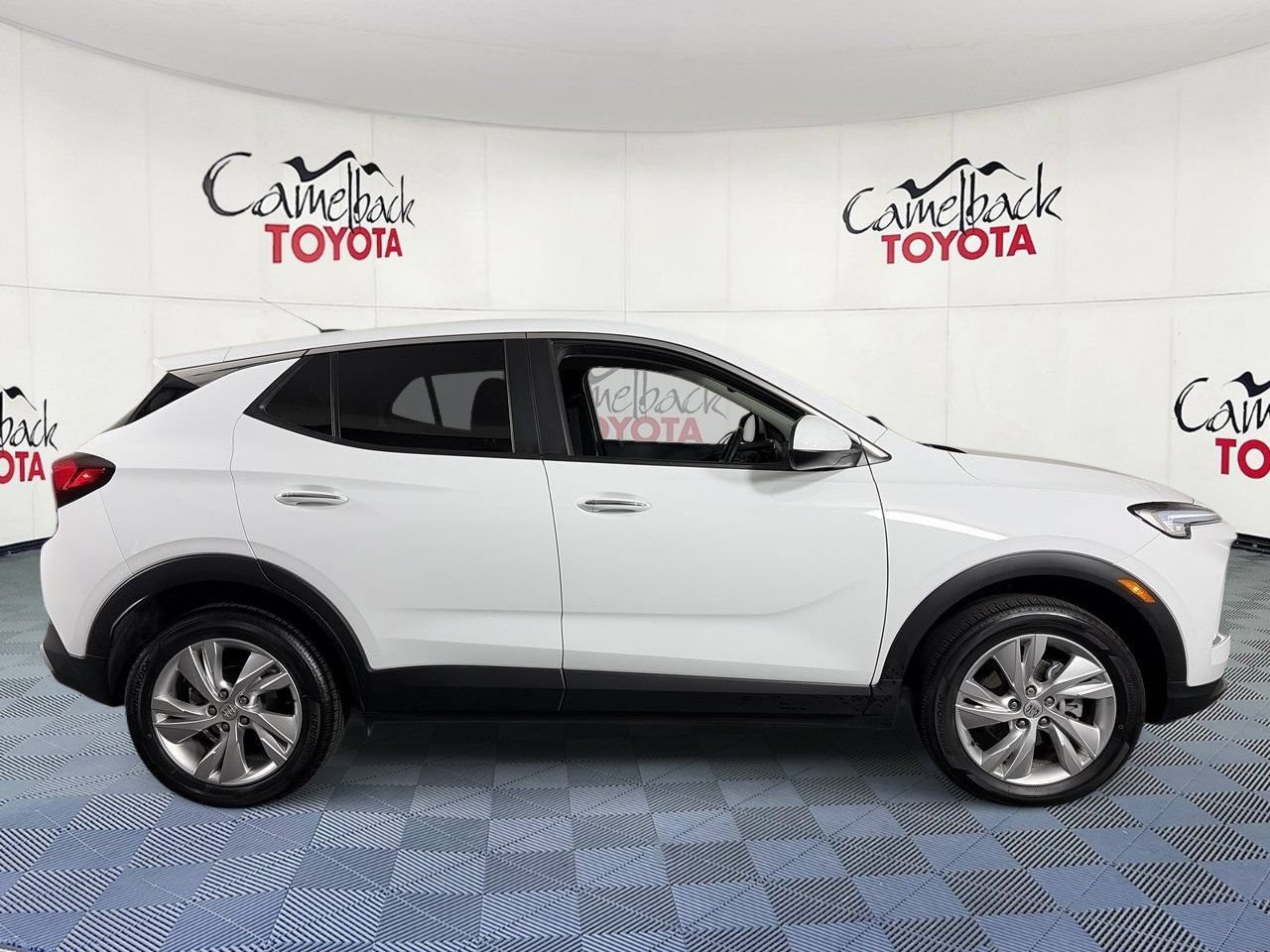 Used 2025 Buick Encore GX Preferred AWD/4WD image 9