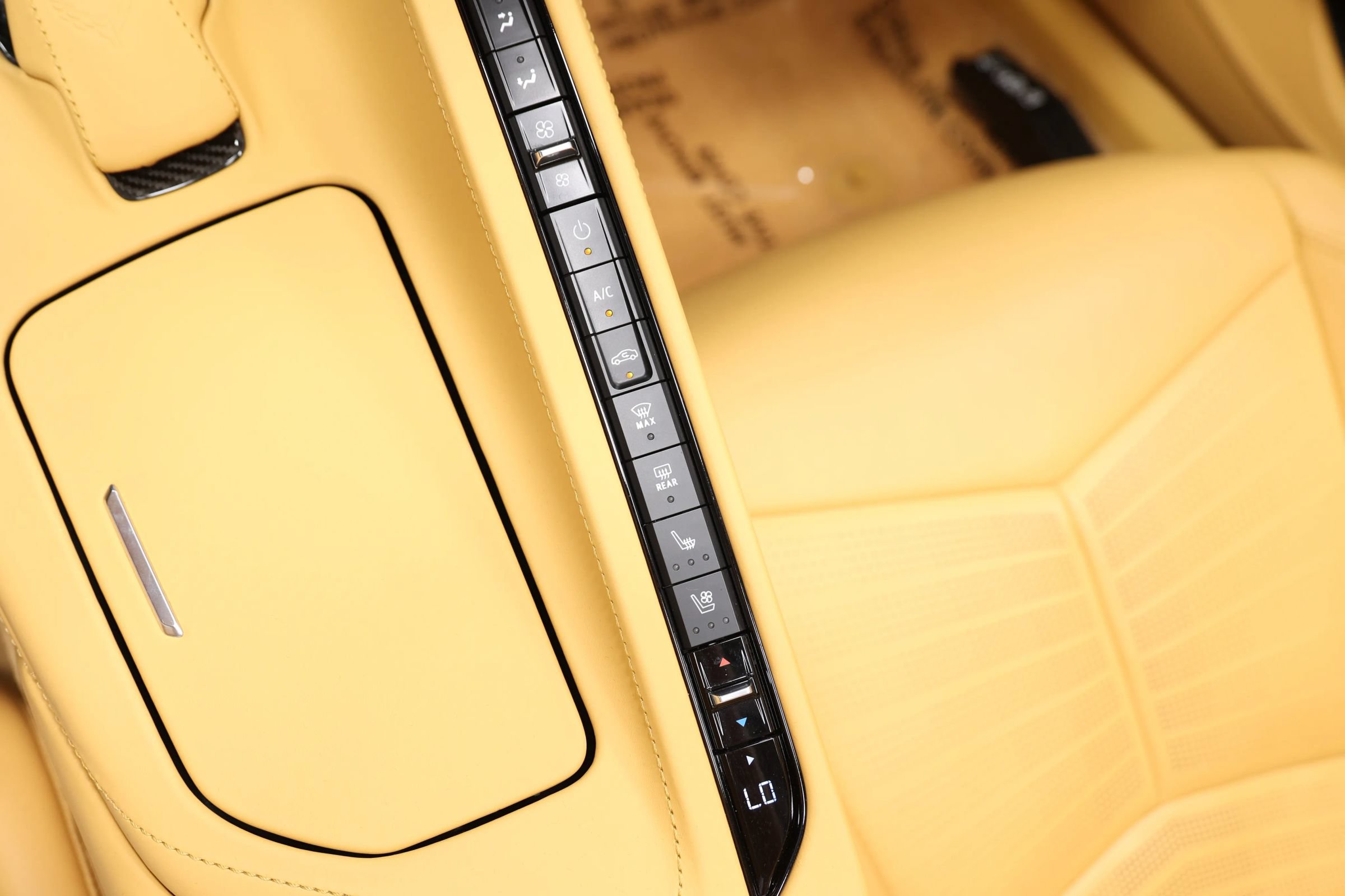 Used 2022 Chevrolet Corvette Stingray Premium Conv w/ Z51 Performance Package RWD image 54