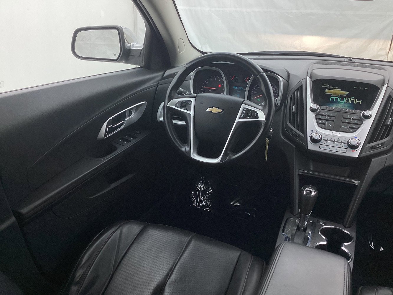 Used 2016 Chevrolet Equinox LTZ w/ Enhanced Convenience Package image 29