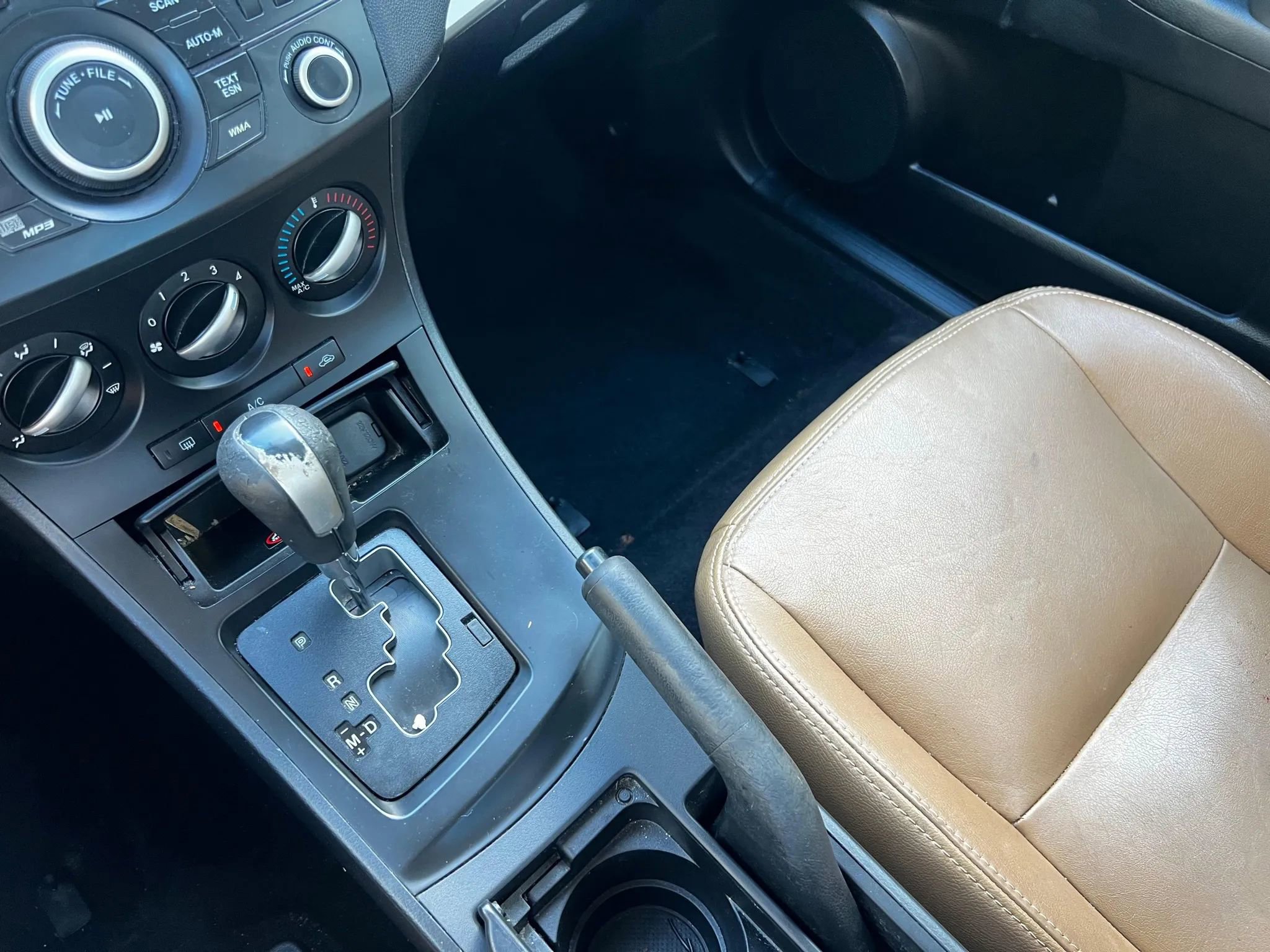 Used 2012 MAZDA MAZDA3 i Sport FWD image 14