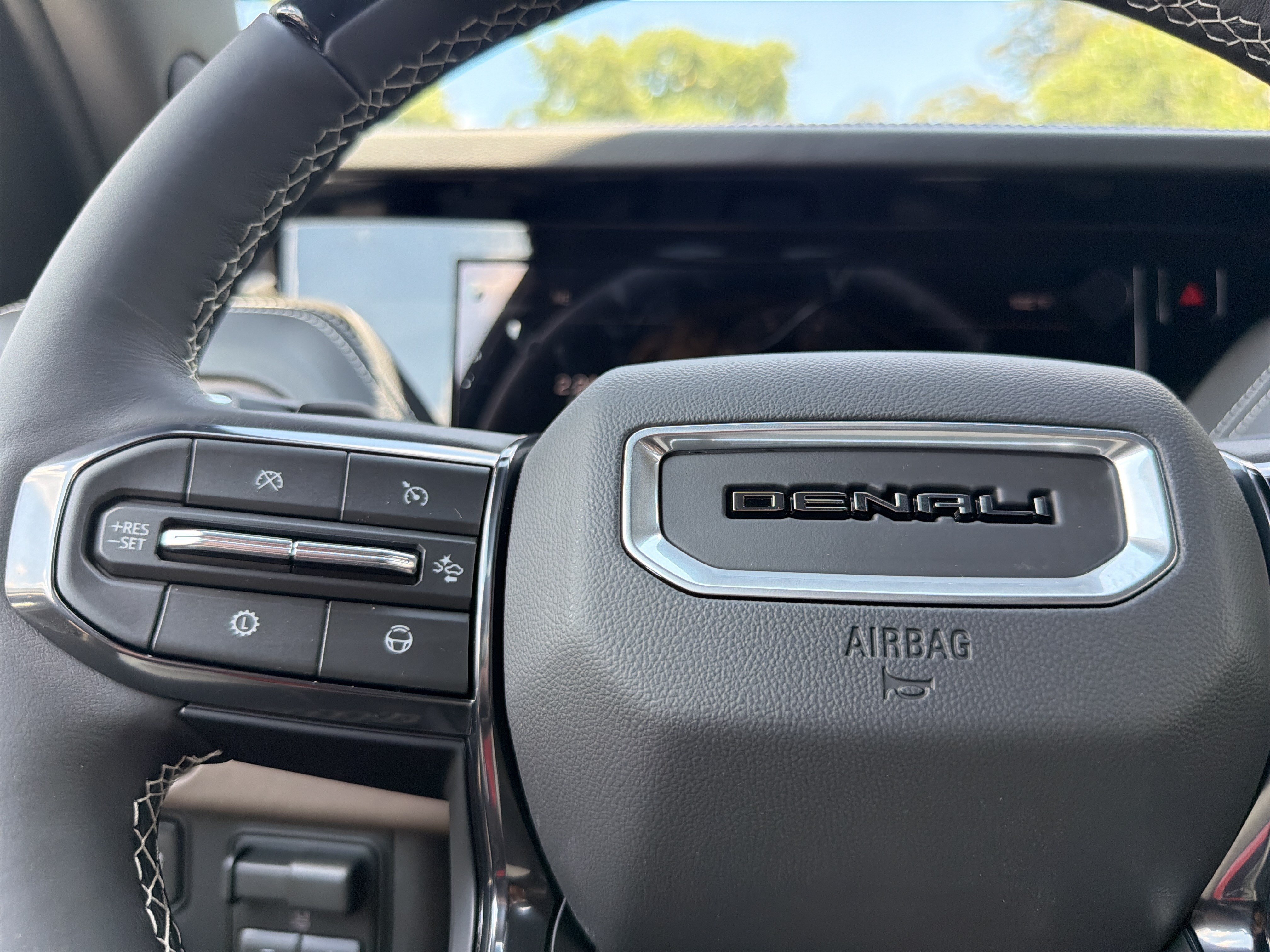New 2026 GMC Yukon XL Denali Ultimate AWD/4WD image 28