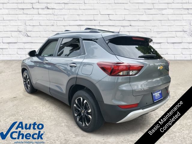 Used 2022 Chevrolet TrailBlazer LT w/ Convenience Package FWD image 2