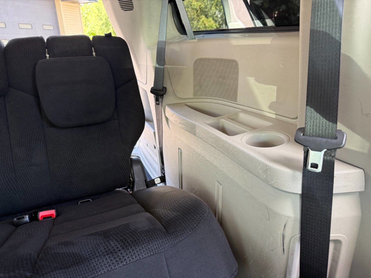 Used 2015 Dodge Grand Caravan SXT w/ Security Group FWD image 26