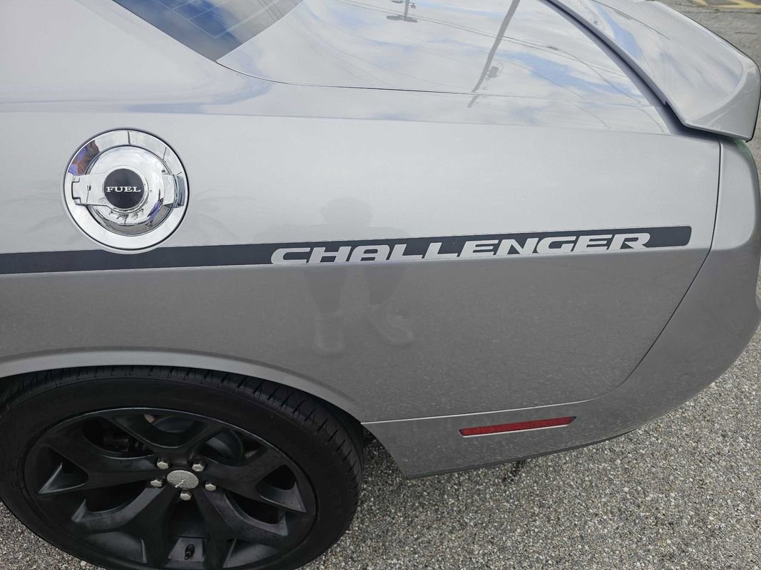 Used 2015 Dodge Challenger SXT Plus RWD image 13