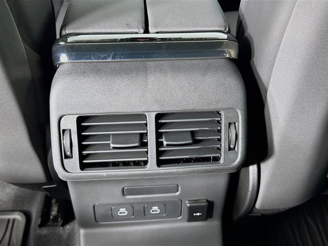 Used 2026 Land Rover Range Rover Velar Dynamic SE image 27