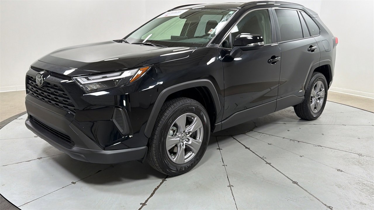 Certified 2025 Toyota RAV4 LE image 1