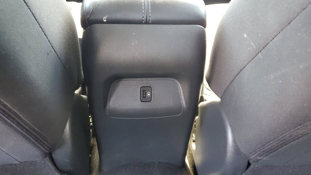 Used 2023 Nissan Sentra SV FWD image 13