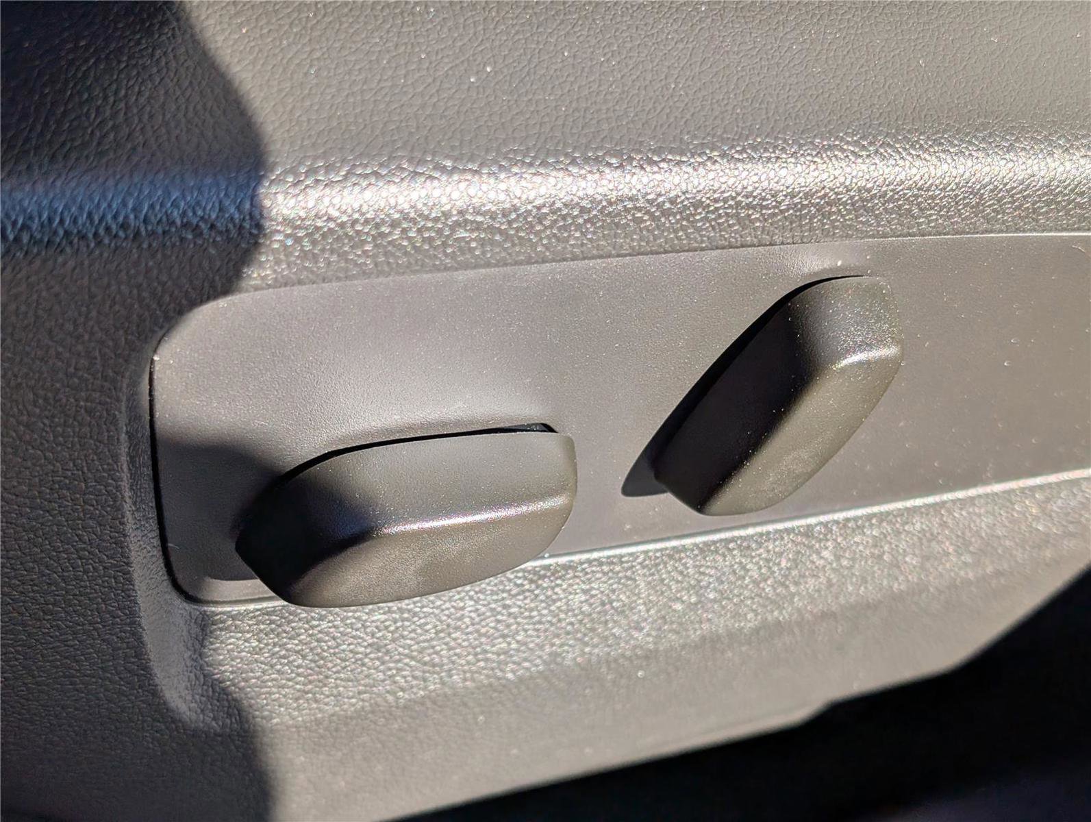 Used 2023 Buick Envision Essence image 20