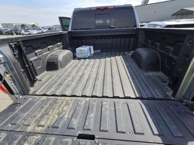 Used 2025 GMC Sierra 1500 AT4X AWD/4WD image 10