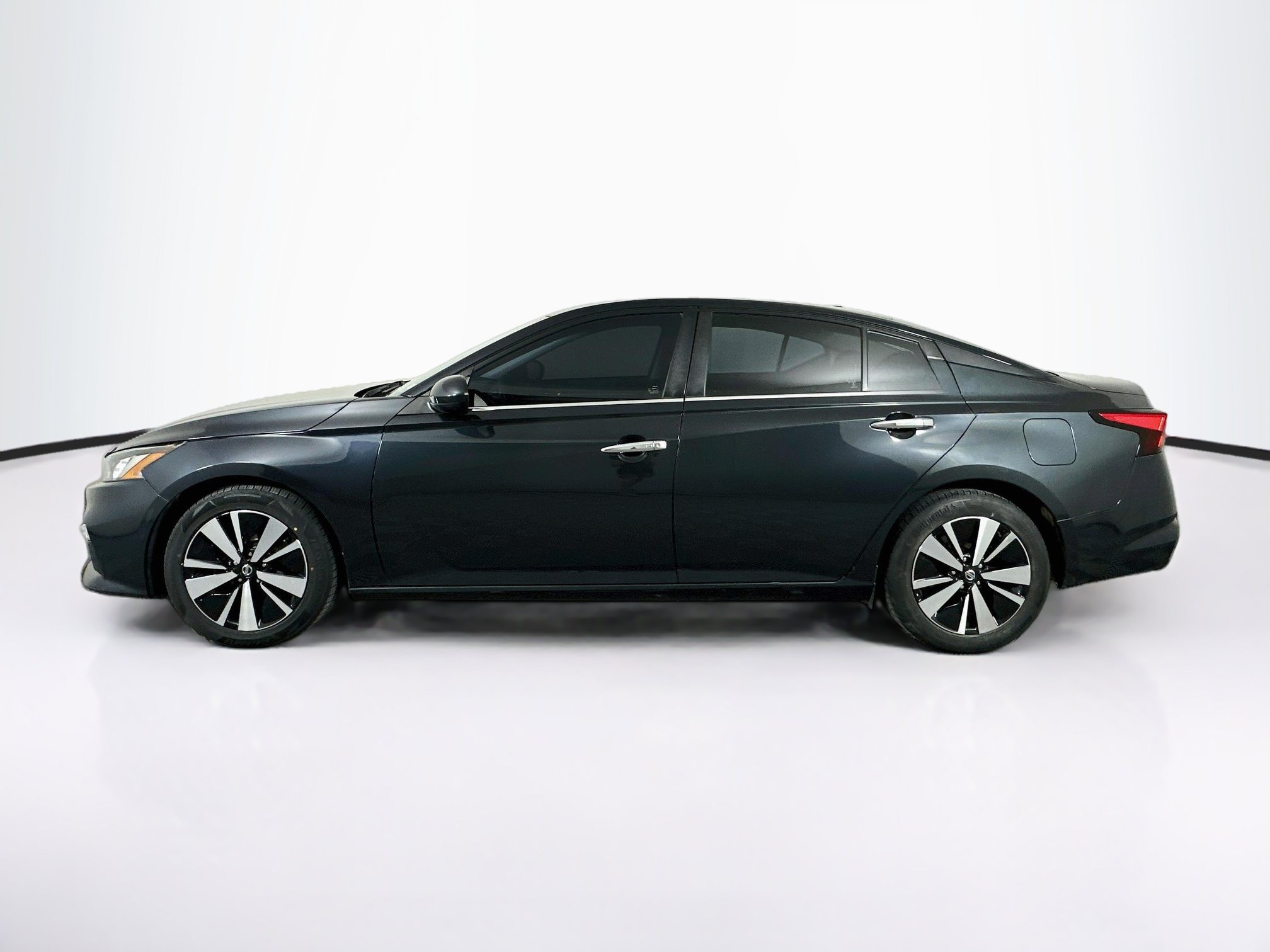 Used 2022 Nissan Altima 2.5 SV FWD image 4