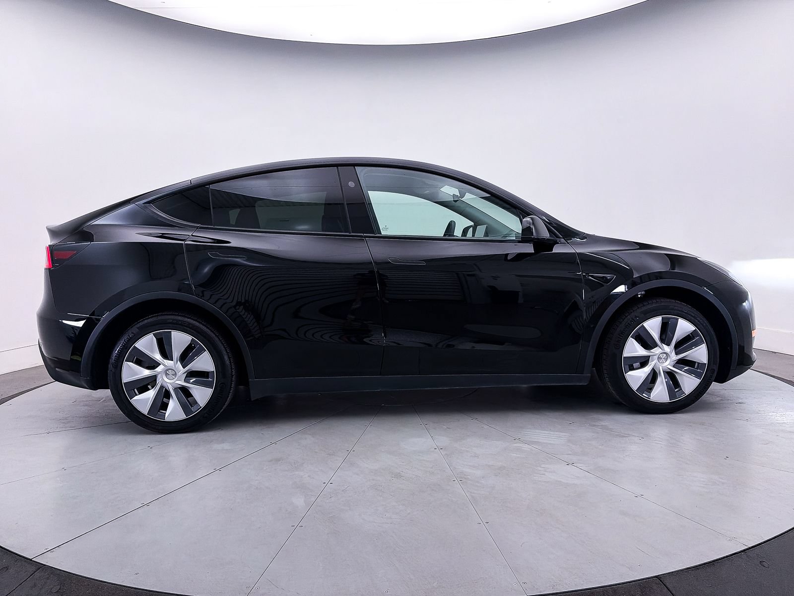 Used 2023 Tesla Model Y Long Range AWD/4WD image 38