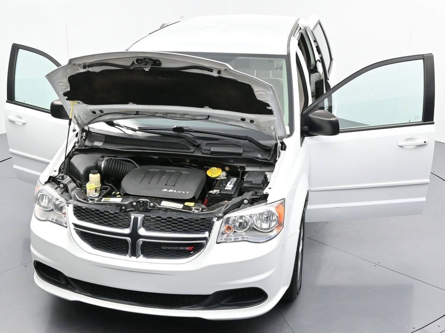 Used 2017 Dodge Grand Caravan SE FWD image 33