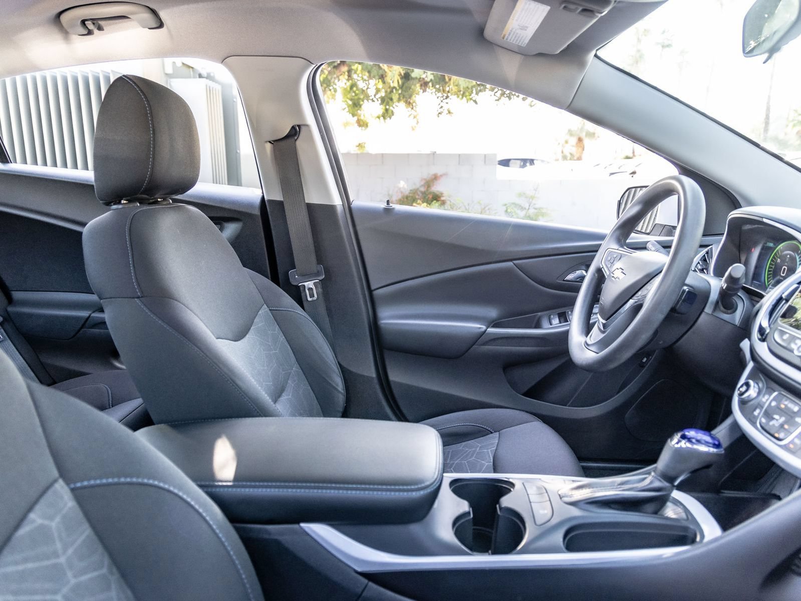 Used 2018 Chevrolet Volt LT FWD image 32