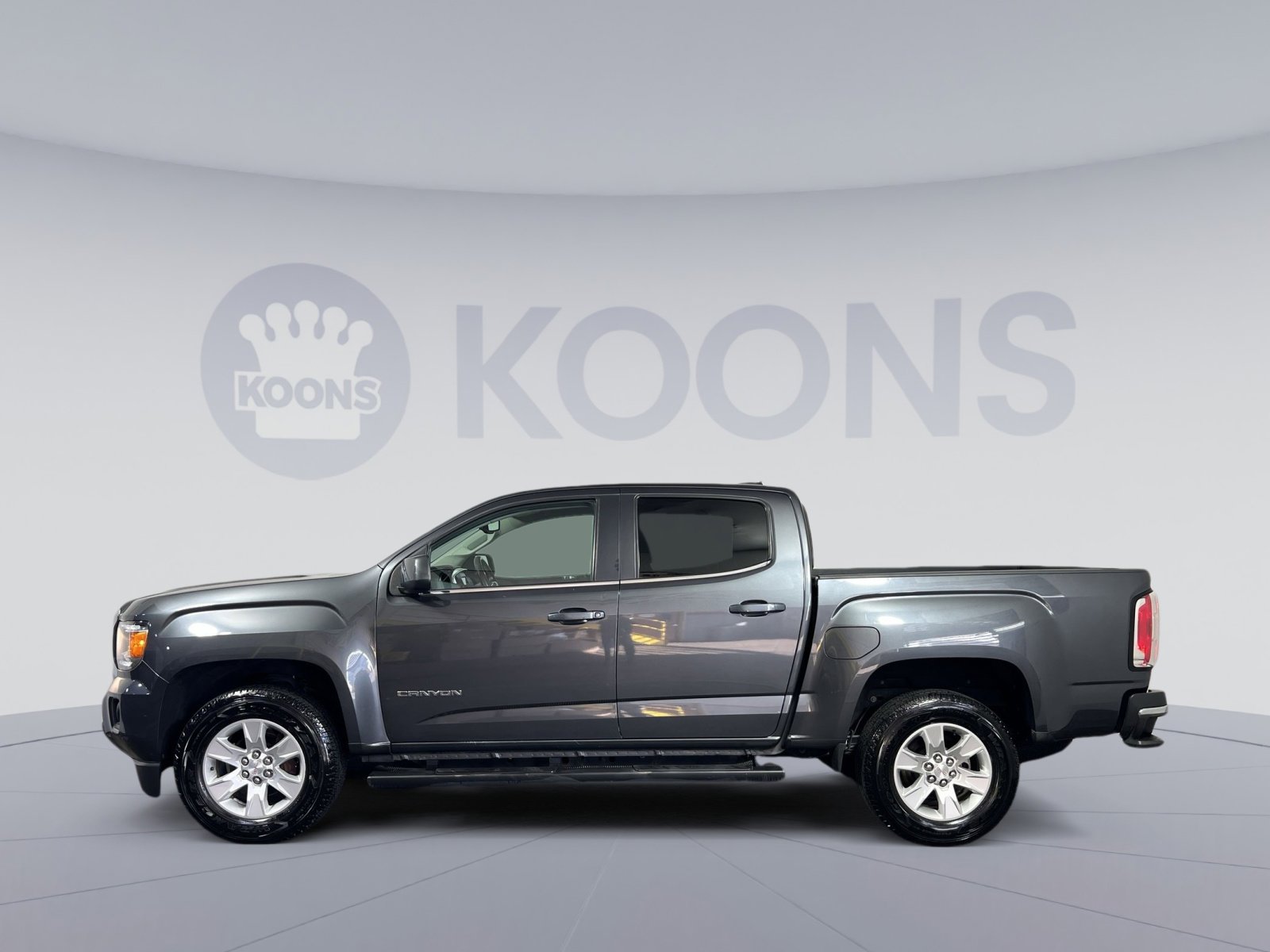 Used 2016 GMC Canyon SLE w/ SLE Convenience Package image 2