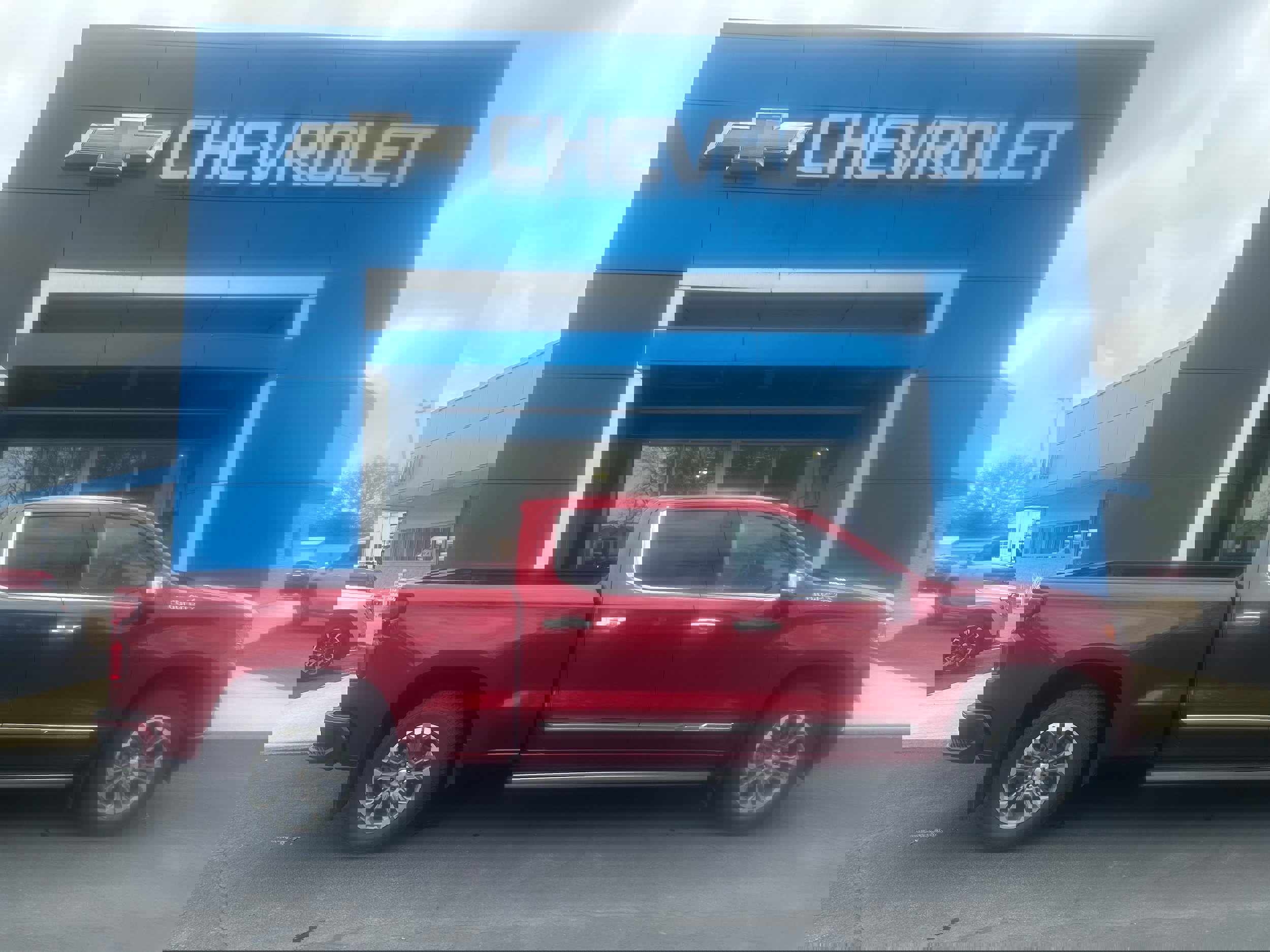 Used 2024 Chevrolet Silverado 1500 High Country w/ Technology Package image 1