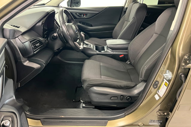 Used 2025 Subaru Outback Premium AWD/4WD image 17