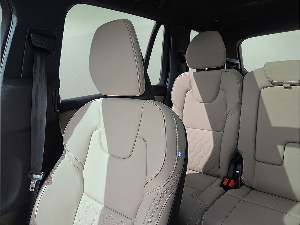 New 2026 Volvo XC90 B6 Plus w/ Protection Package Premier AWD/4WD image 29