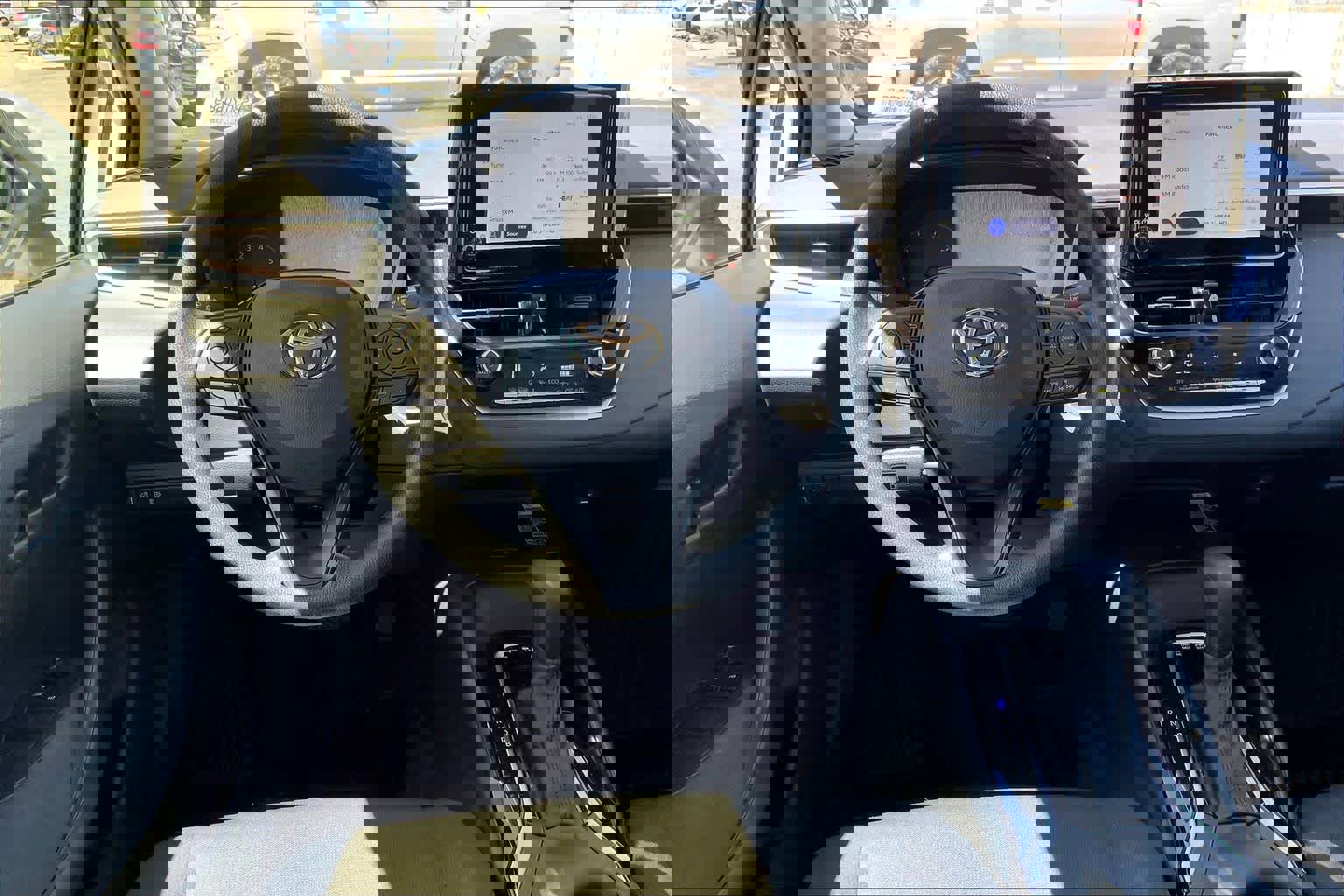 Used 2025 Toyota Corolla LE w/ LE Premium Package image 6