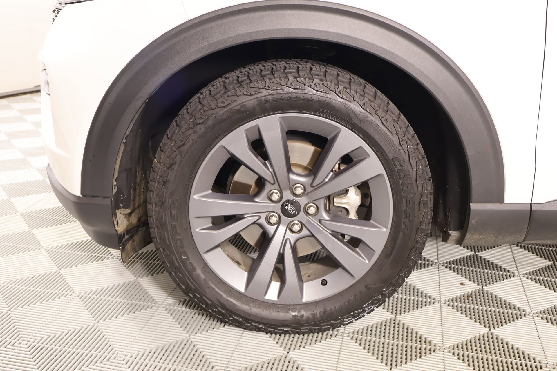 Used 2024 Ford Explorer XLT w/ Equipment Group 202A image 19