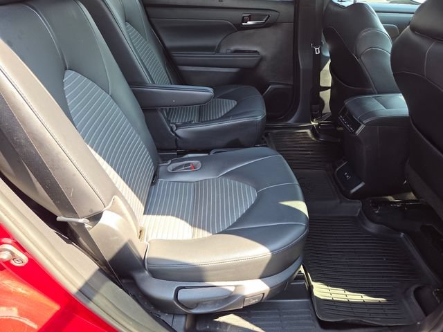 Used 2021 Toyota Highlander XSE AWD/4WD image 21
