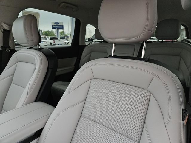 New 2026 Lincoln Nautilus Premier AWD/4WD image 18