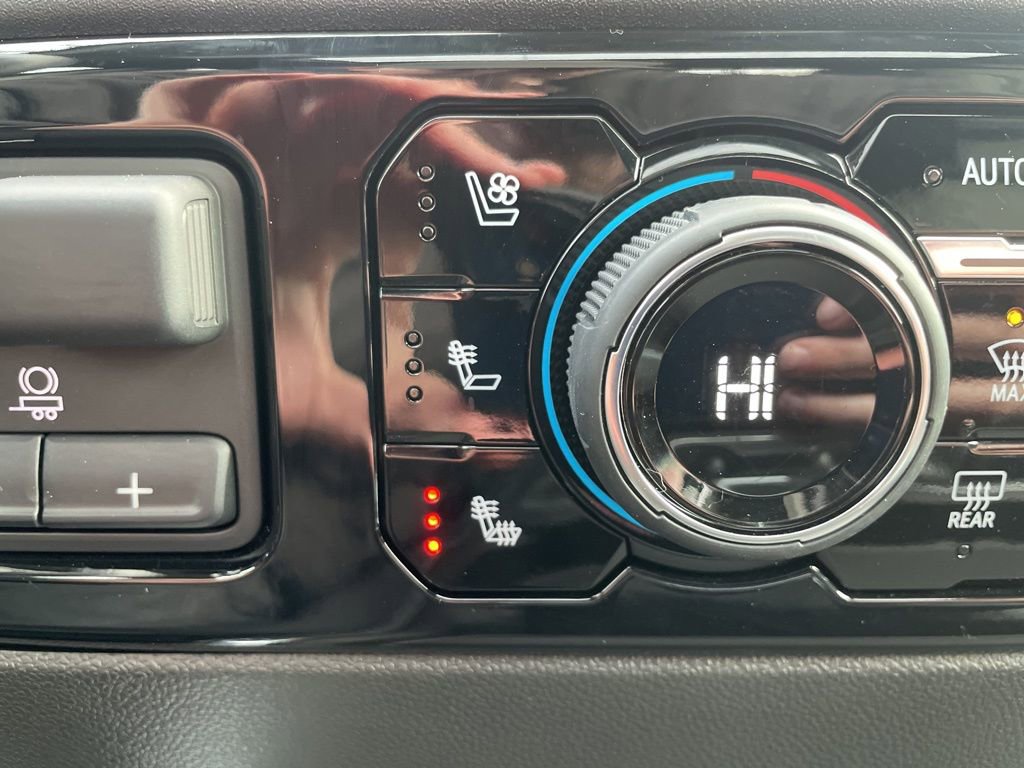 Used 2025 Chevrolet Silverado 2500 LTZ w/ Trail Boss Package image 29