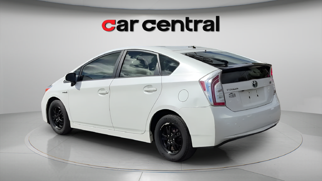 Used 2014 Toyota Prius Three FWD image 3