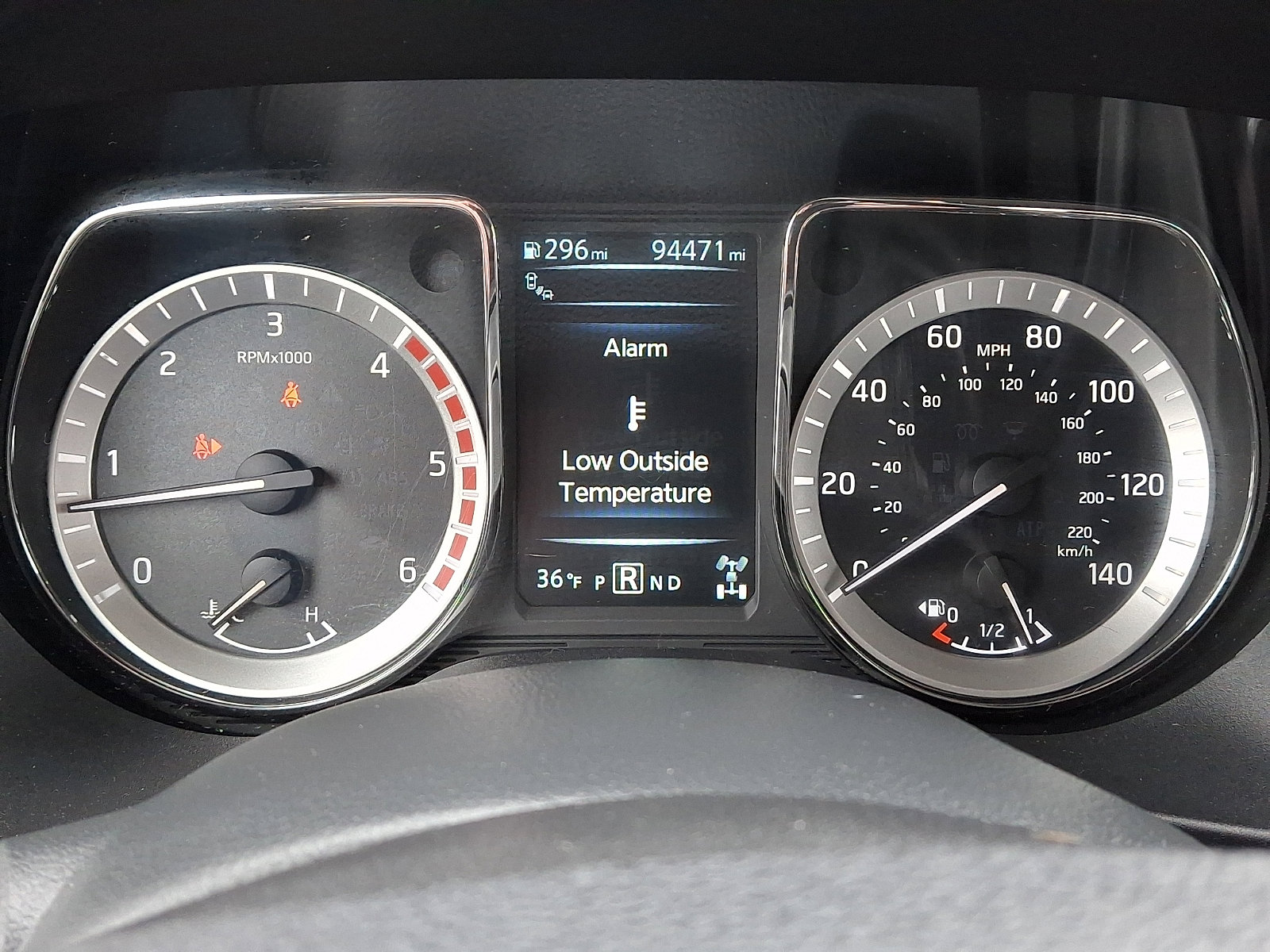 Used 2017 Nissan Titan SL image 25