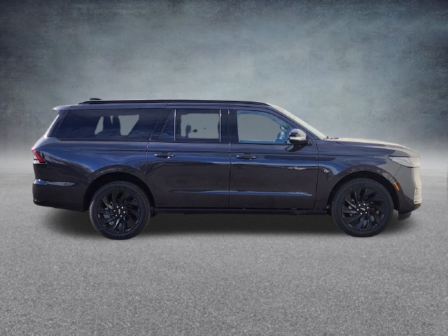 New 2026 Lincoln Navigator L Reserve w/ Jet Appearance Package AWD/4WD image 8