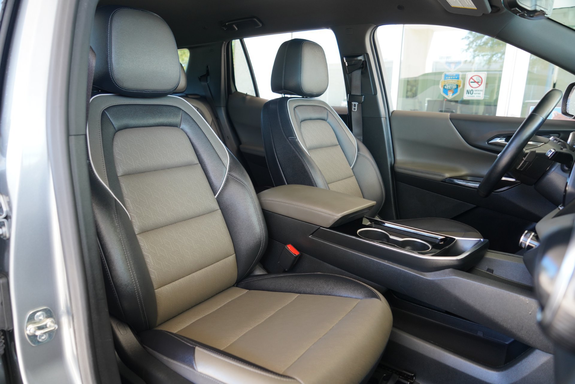 Used 2025 Chevrolet Equinox LT w/ Convenience Package II FWD image 24