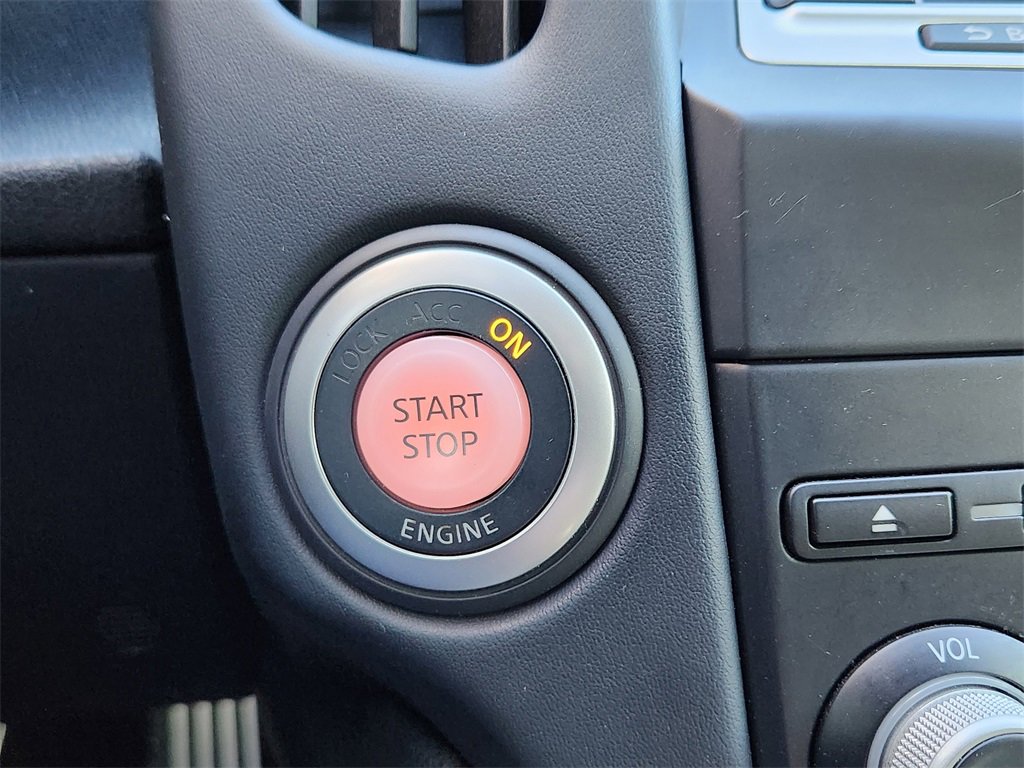 Used 2009 Nissan 370Z Touring w/ Sport Pkg image 15