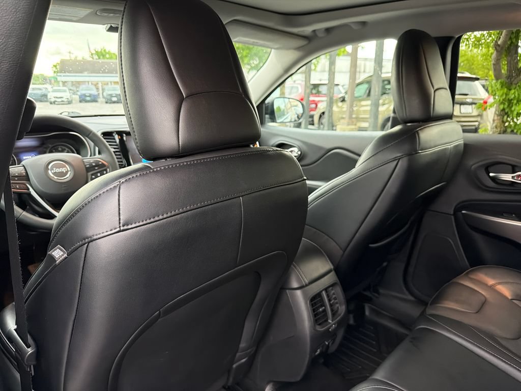 Used 2022 Jeep Cherokee Limited AWD/4WD image 23