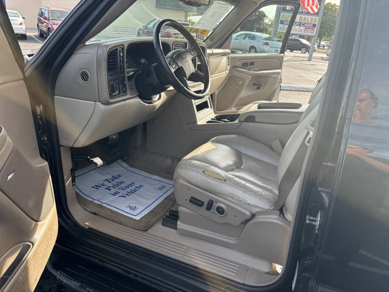 Used 2005 Chevrolet Suburban LT w/ Preferred Equipment Group image 10