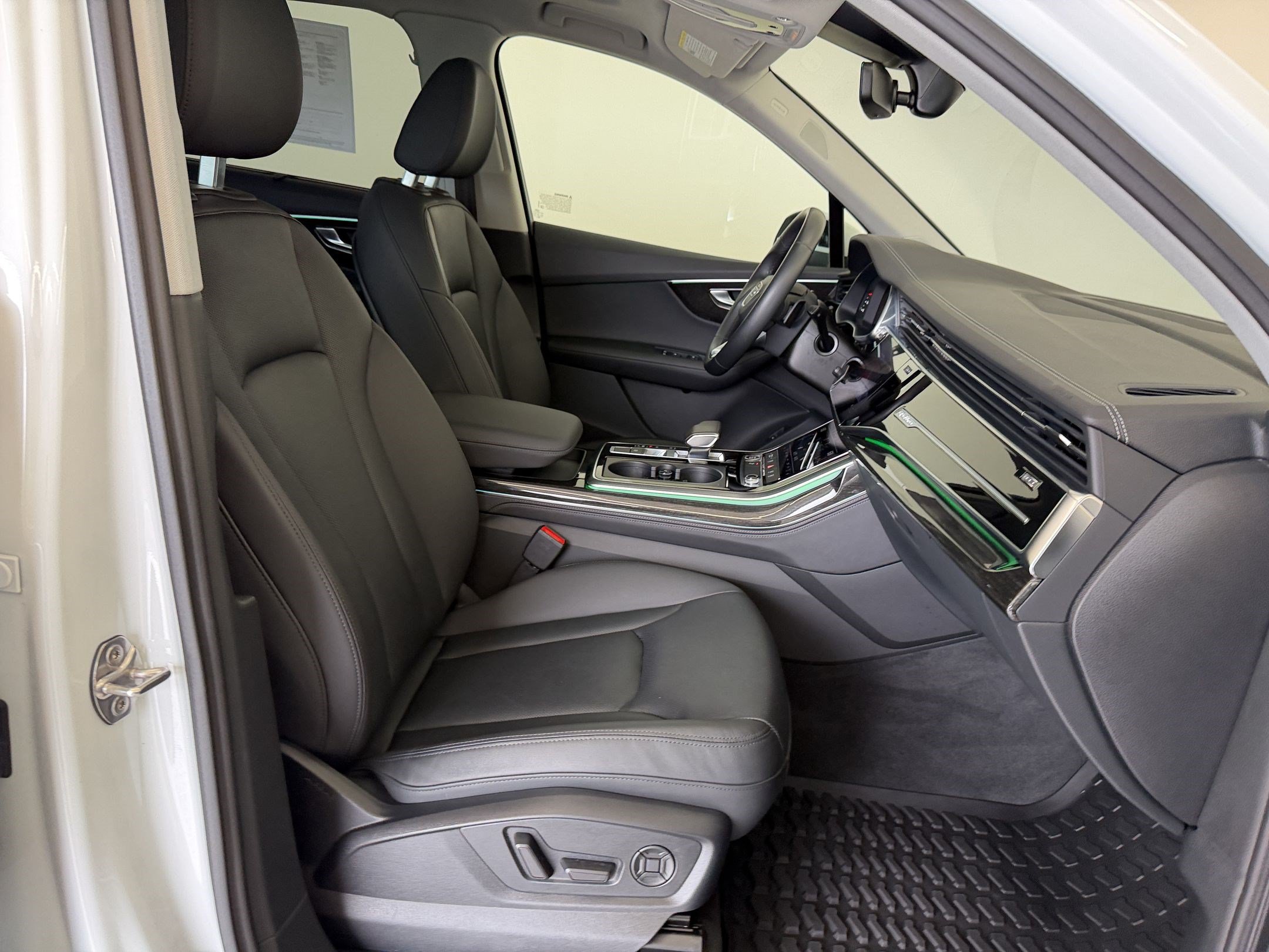 Used 2023 Audi Q7 3.0T Premium Plus AWD/4WD image 25