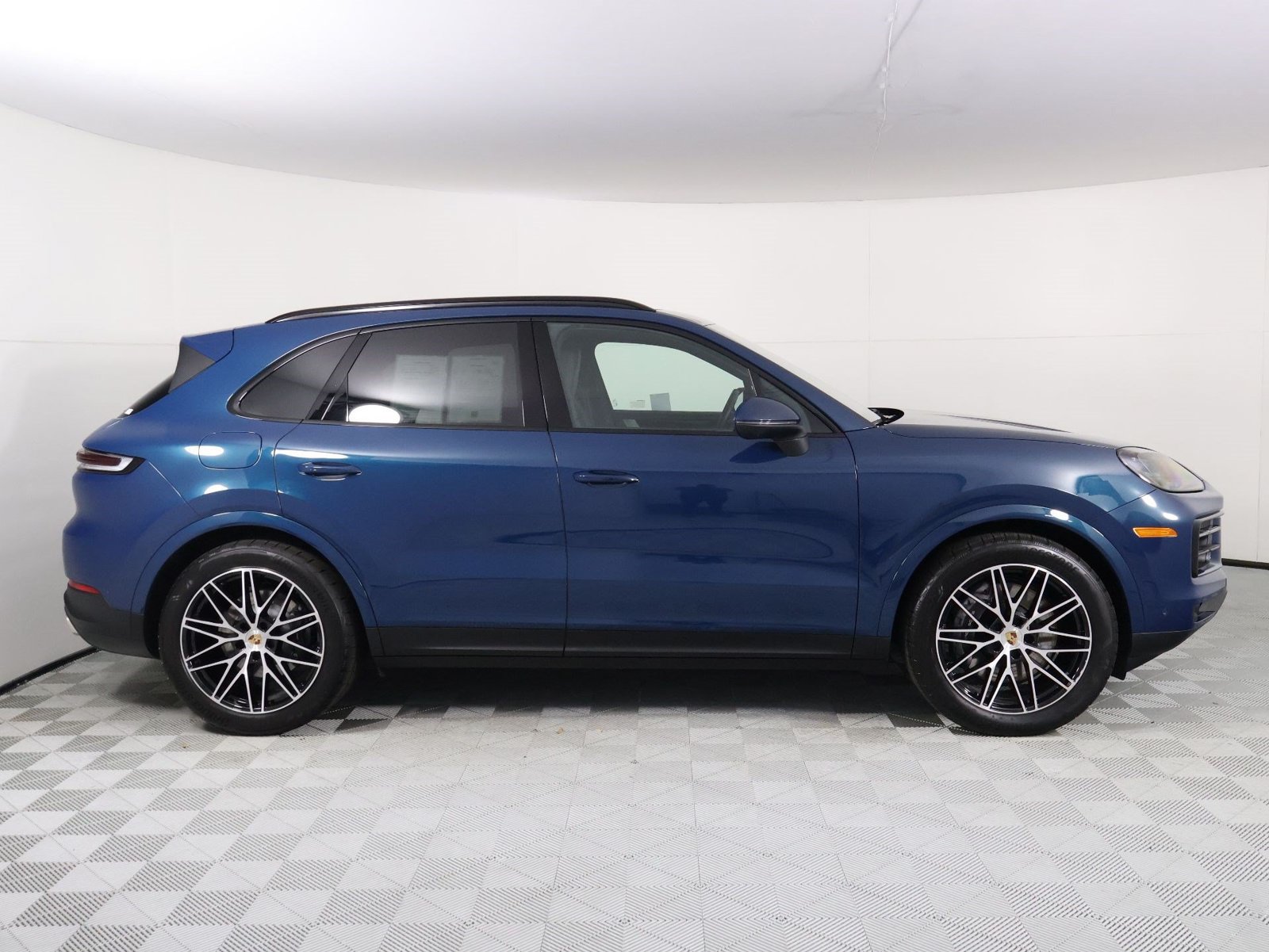 Certified 2026 Porsche Cayenne AWD/4WD image 8