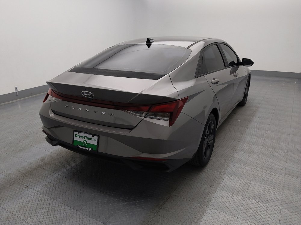 Used 2022 Hyundai Elantra SEL w/ Convenience Package image 9