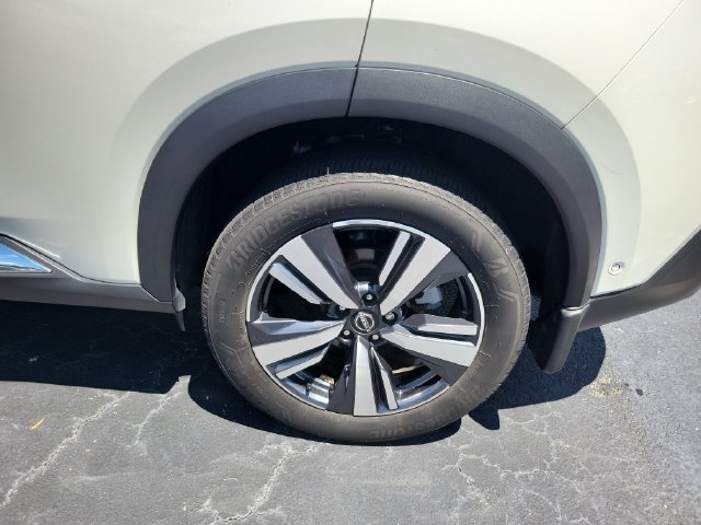Used 2023 Nissan Rogue SL w/ SL Premium Package FWD image 8