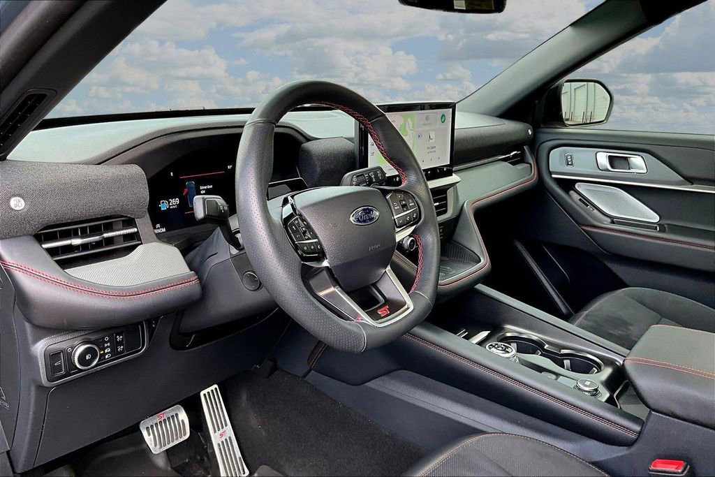 Used 2025 Ford Explorer ST AWD/4WD image 19