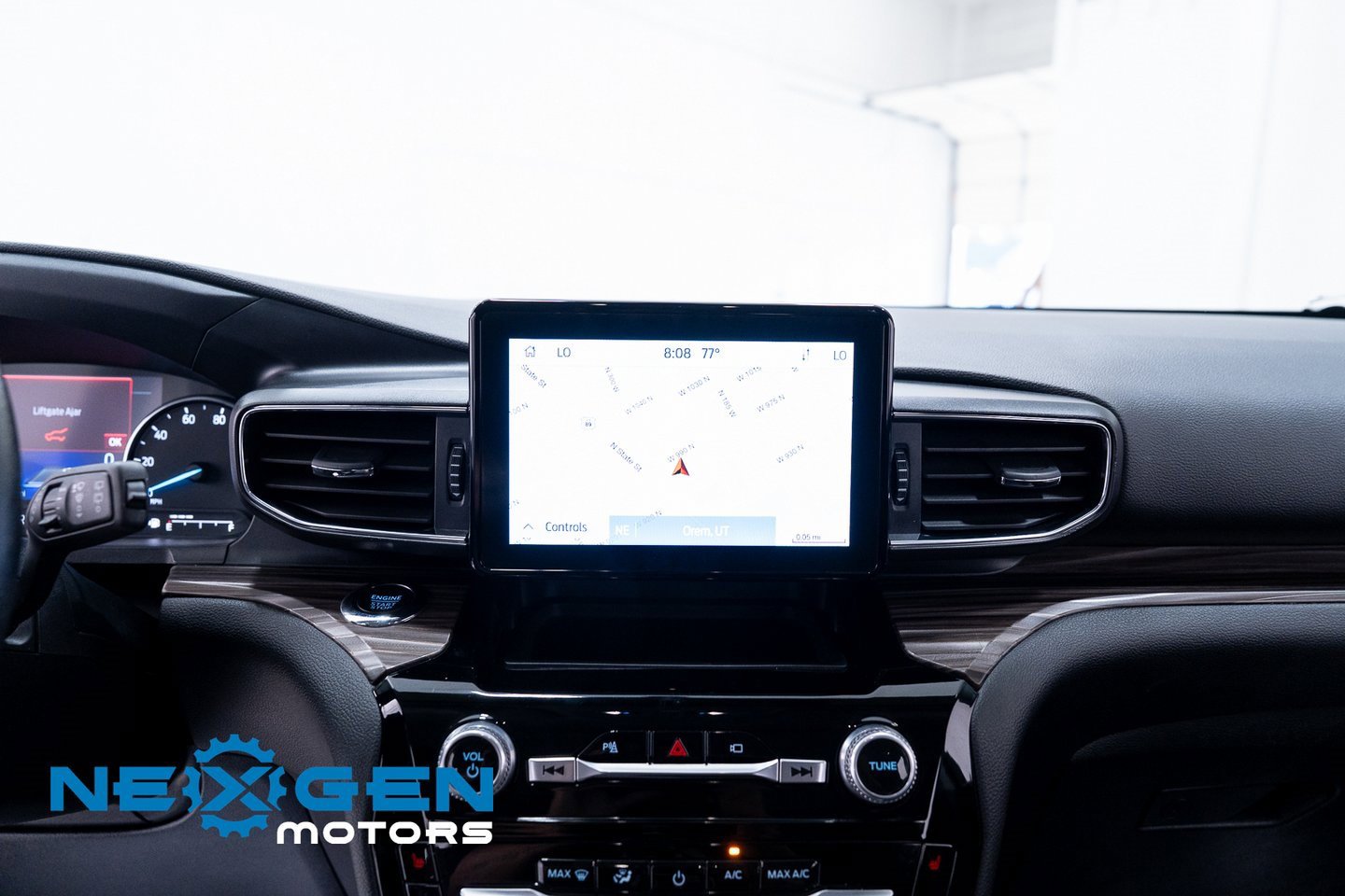 Used 2023 Ford Explorer Limited image 12