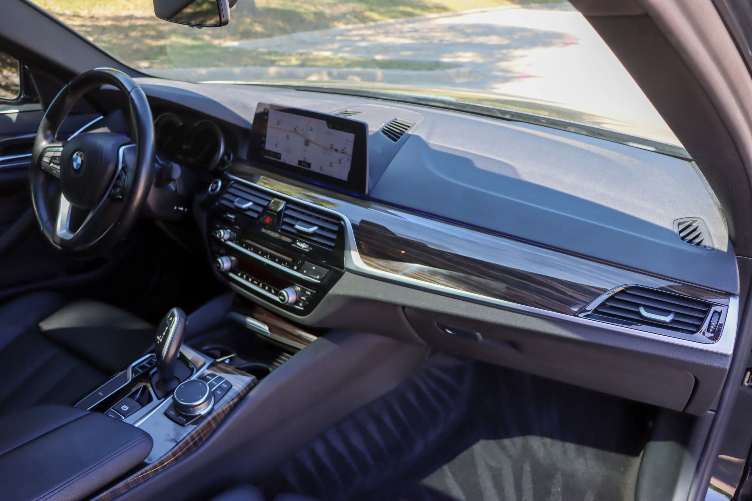 Used 2018 BMW 530e image 23