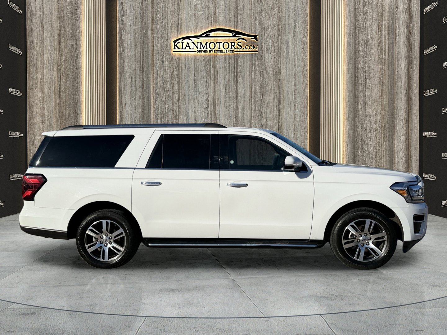 Used 2023 Ford Expedition Max Limited image 8