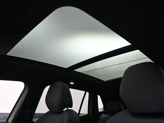 New 2026 Volkswagen Tiguan SE R-Line image 2