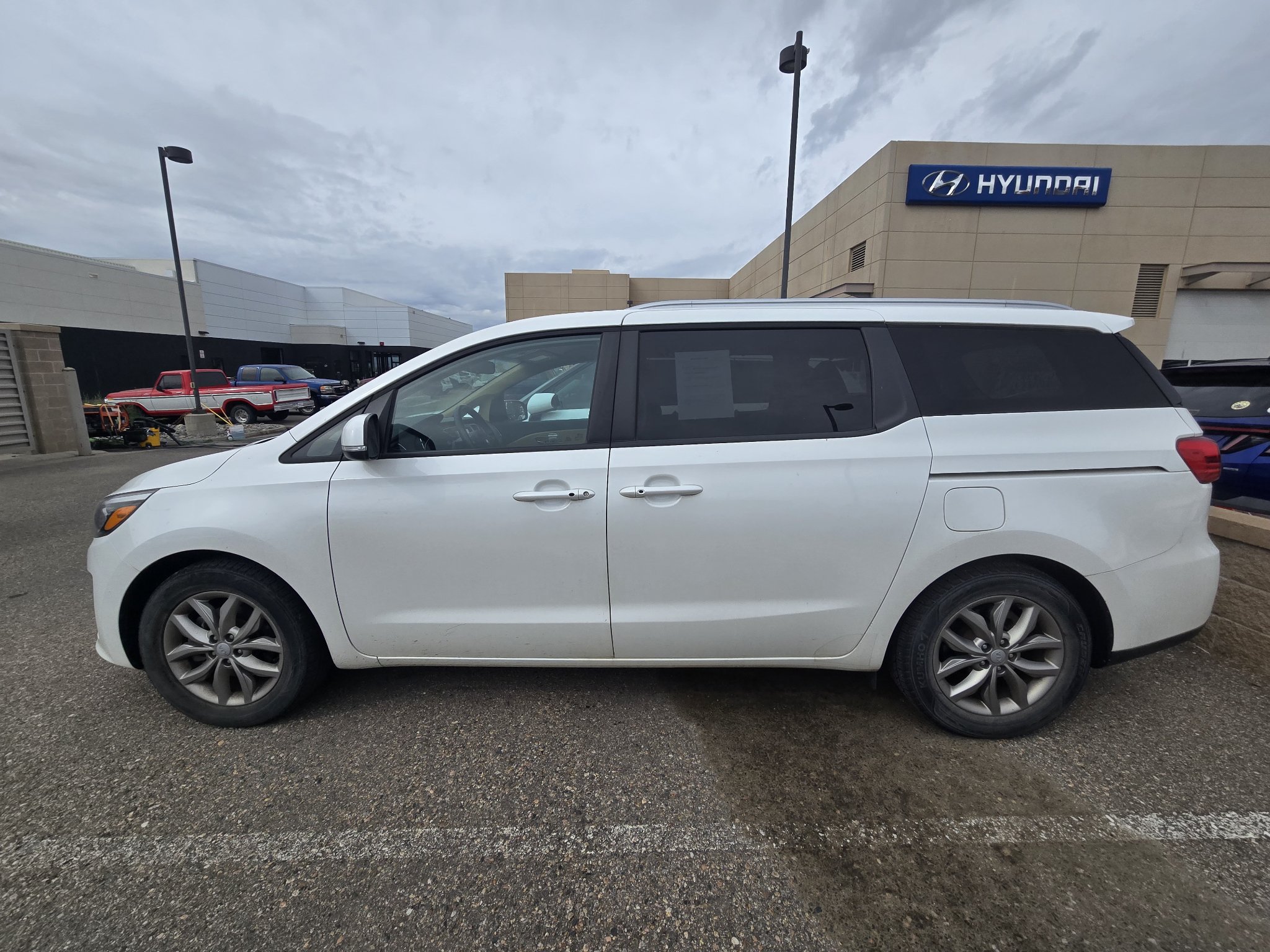 Used 2020 Kia Sedona EX FWD image 13