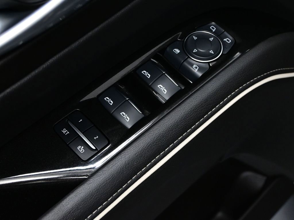 Used 2024 Cadillac Escalade Luxury RWD image 17
