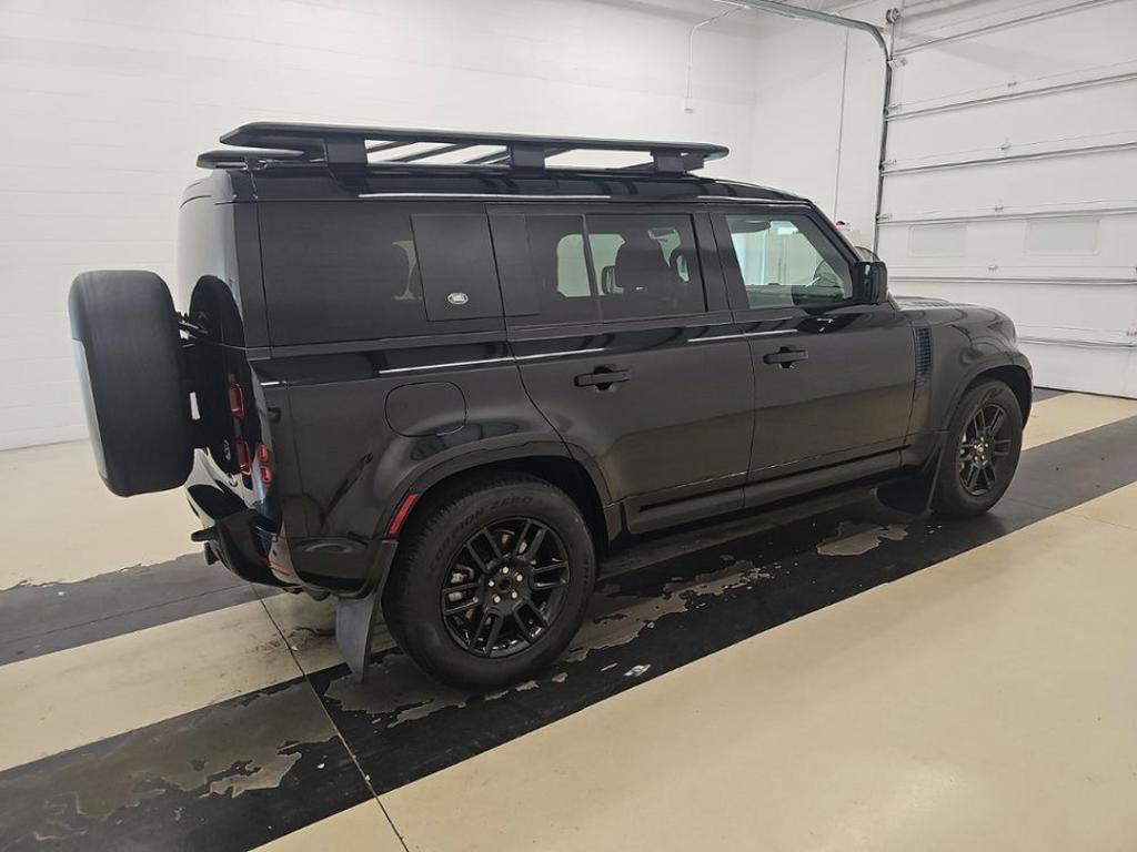 Used 2022 Land Rover Defender 110 X-Dynamic SE AWD/4WD image 2