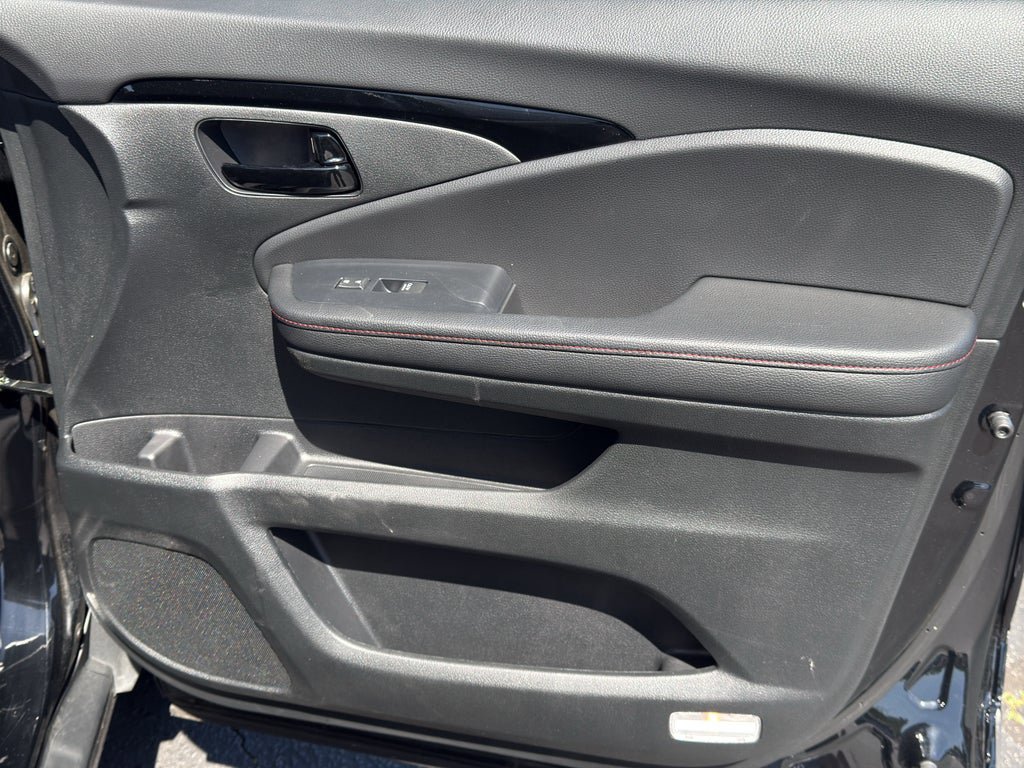 Used 2025 Honda Passport Black Edition image 30