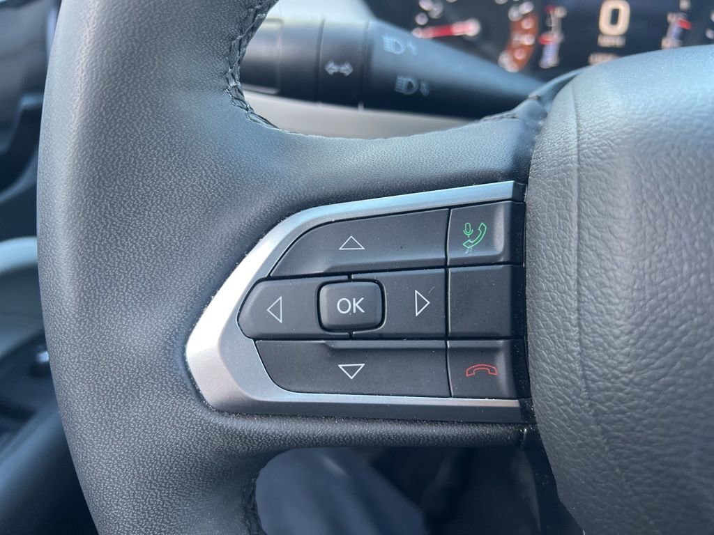 Used 2025 Jeep Compass Limited image 16